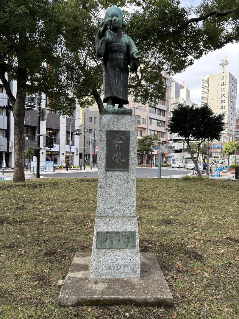 横浜中華街で謎解き街歩きをする謎解きウォークの画像