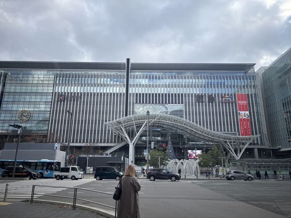 博多駅ビル(JR博多シティ)の外観